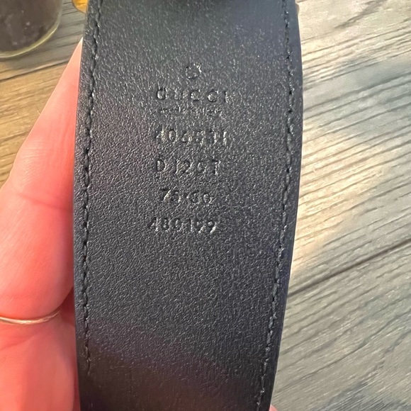 Authentic Gucci GG Logo Leather Belt - Picture 6 of 16
